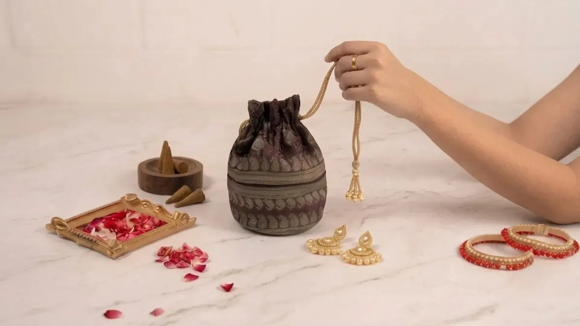 handmade Potlis